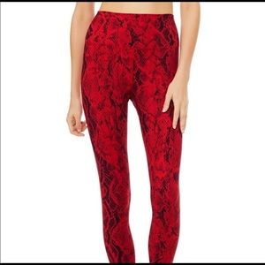 Alo Snakeskin Vapor Leggings Like New